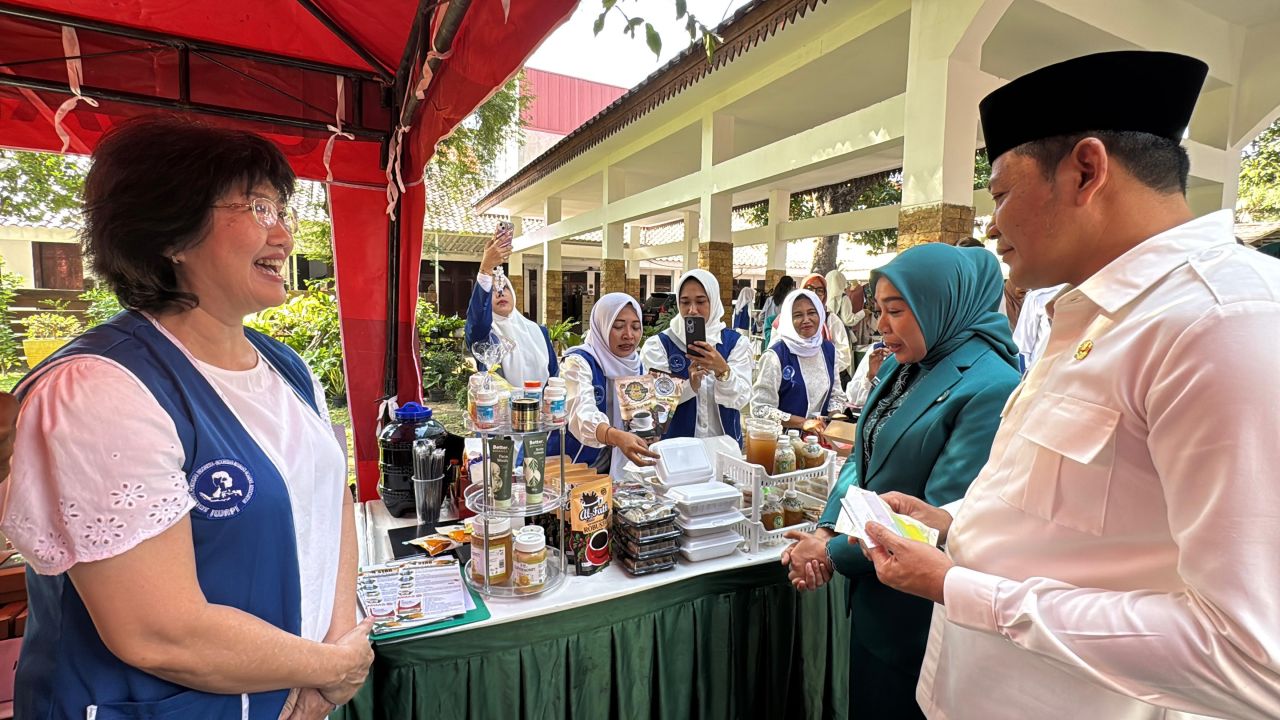 HKG - TP PKK Kabupaten Sidoarjo menggelar Puncak Peringatan Hari Kesatuan Gerak (HKG) PKK ke 53 Tahun 2025 turut dihadiri Bupati Sidoarjo, Subandi beserta istri dan para Kepala OPD) Pendopo Delta Wibawa, Rabu (30/07/2025).