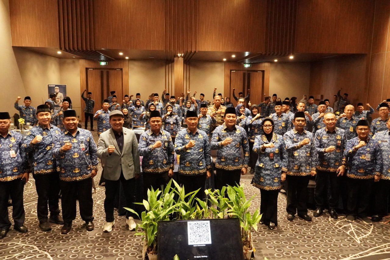 MOTIVASI - Kepala Badan Kepegawaian Negara (BKN) RI Prof Dr Zudan Arif Fakrulloh memberi penguatan dan motivasi jajaran pimpinan Organisasi Perangkat Daerah (OPD) saat Peningkatan Kapasitas Kepala OPD yang digelar, Senin (17/11/2025).