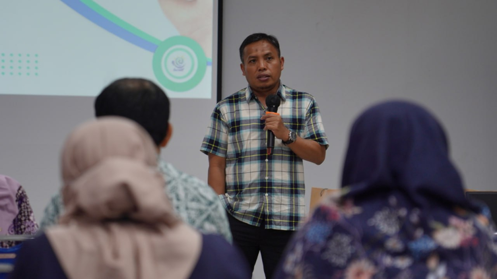 LAYANAN - Kepala BPJS Kesehatan Cabang Sidoarjo, Munaqib memastikan tetap bakal memberi layanan peserta JKN baik di dalam maupun diluar kota selama libur Nataru, Rabu (24/12/2025).