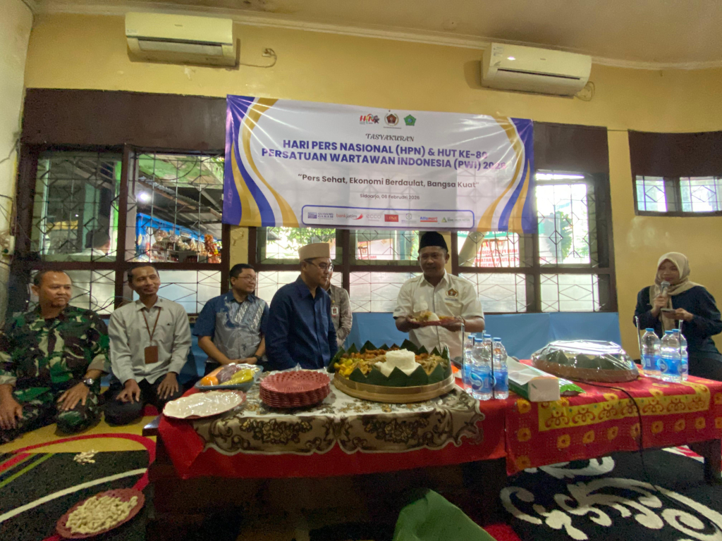 HPN - PWI Kabupaten Sidoarjo menggelar peringatan Hari Pers Nasional (HPN) 2026 dan Hari Ulang Tahun (HUT) ke 80 secara sederhana di Balai Wartawan di JL Ahmad Yani No 18 Sidoarjo, Jumat (06/02/2026) sore.
