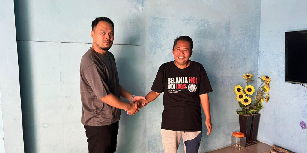 DUKUNGAN - Cakades Kletek, Kecamatan Taman, Sidoarjo Mas Jarot yang didukung Cak Mawu pengusaha roti atas pencalonannya sebagai Kades Kletek dalam Pilkades Serentak di Sidoarjo, Rabu (18/02/2026).