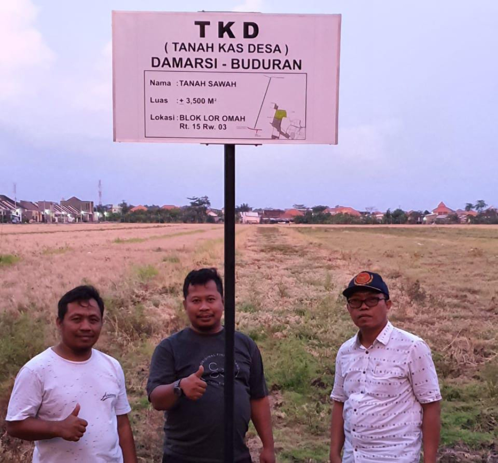 TKD - Mendadak Camat Buduran Suprayitno mengundang Kades dan BPD Damarsi, Kecamatan Buduran untuk memberikan klarifikasi soal TKD seluas 3.500 meter persegi yang diduga menjadi kos-kosan elite kemarin.