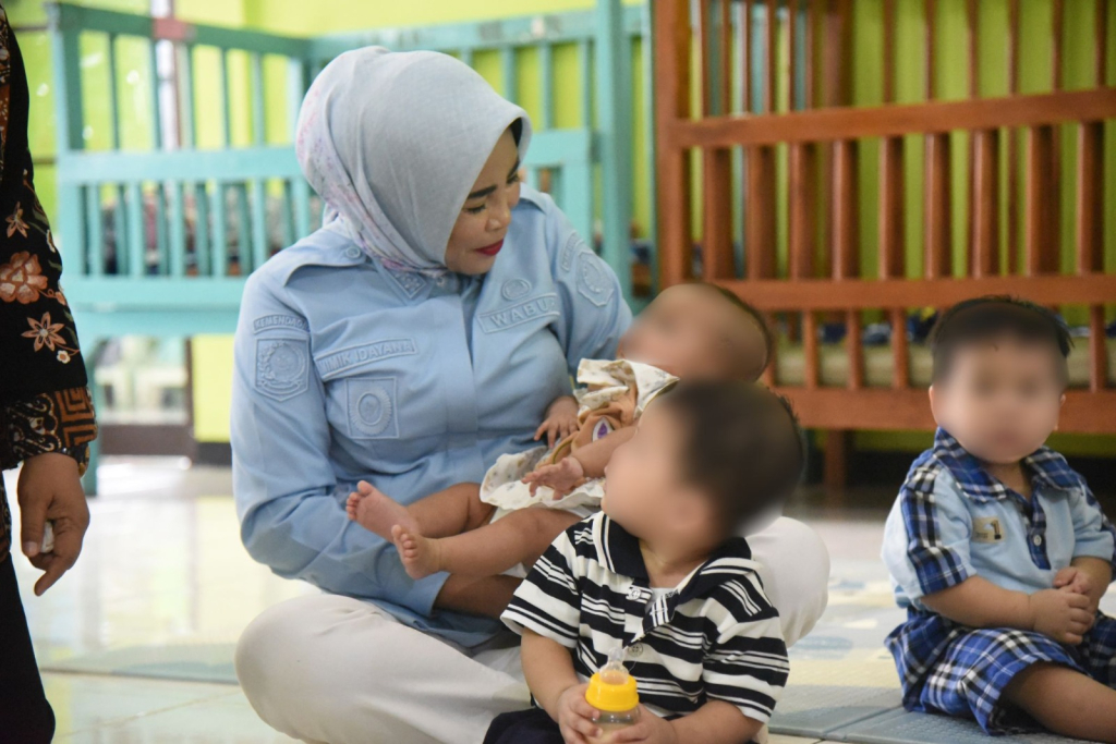 Lepas Kangen dengan Puluhan Balita di UPT PPSAB Sidoarjo, Wabup Sidoarjo Kunjungi Balita yang Ditelantarkan Orangtua