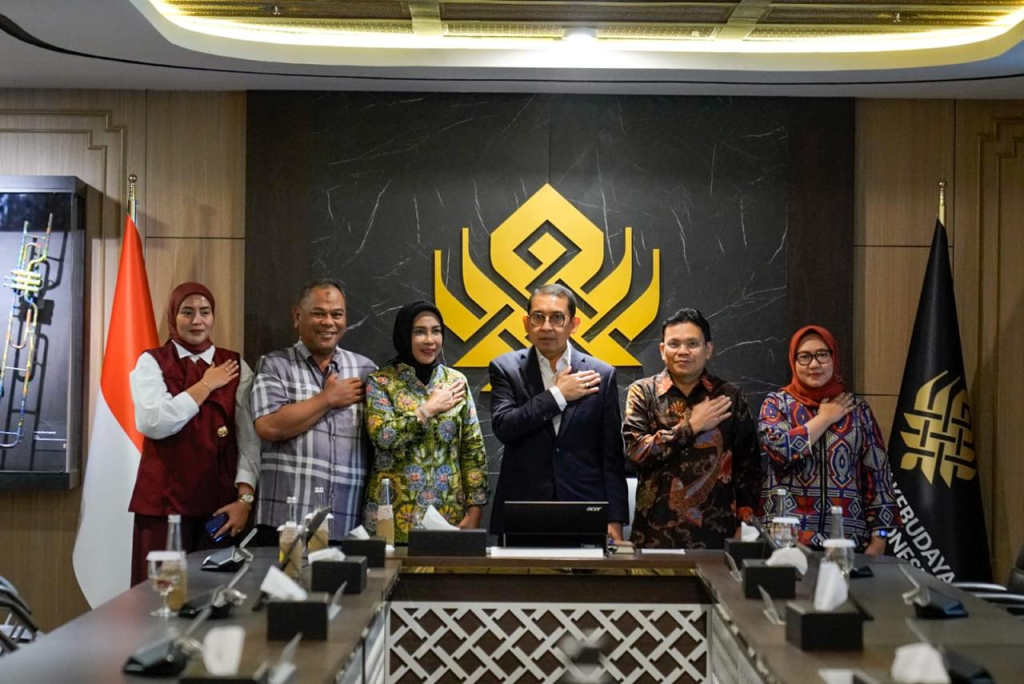 BERTEMU - Wakil Bupati (Wabup) Sidoarjo, Mimik Idayana S AP bersama anggota DPR RI periode 2019 - 2024, Rahmat Muhajirin menemui Menteri Kebudayaan RI, Fadli Zon di Jakarta, Senin (27/04/2026).