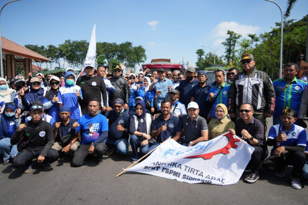 MAY DAY - Peringatan Hari Buruh Internasional (May Day) di Sidoarjo berlangsung tertib dan kondusif diawali doa bersama melibatkan Pemkab, Forkopimda dan perwakilan serikat buruh (pekerja), Jumat (01/05/2026).