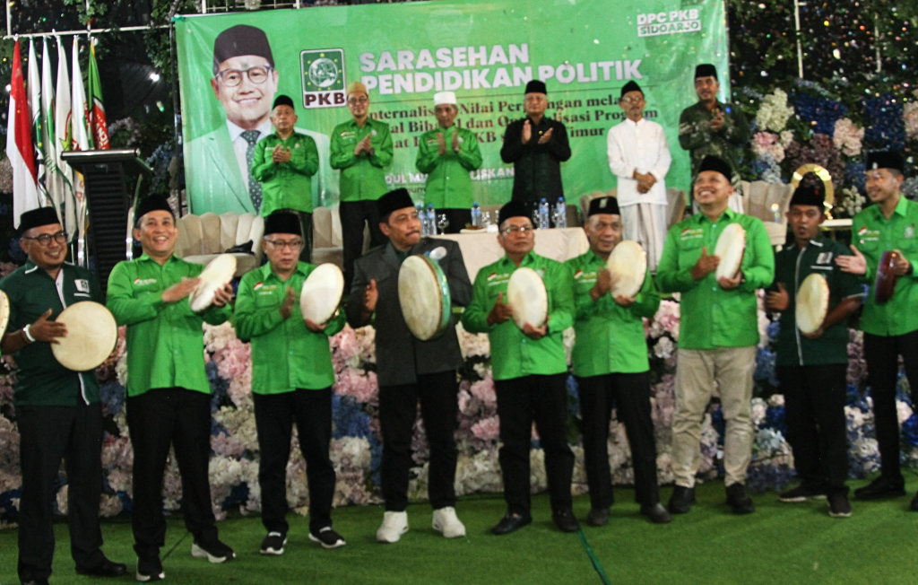 LAUNCHING - DPC PKB Sidoarjo resmi meluncurkan program "Jumat Hari Fraksi" sebagai inisiatif progresif seluruh anggota Fraksi PKB berkantor di DPC PKB untuk melayani dan menampung berbagai aspirasi di Resto Dji Poek DW, Jumat (01/05/2026) sore.