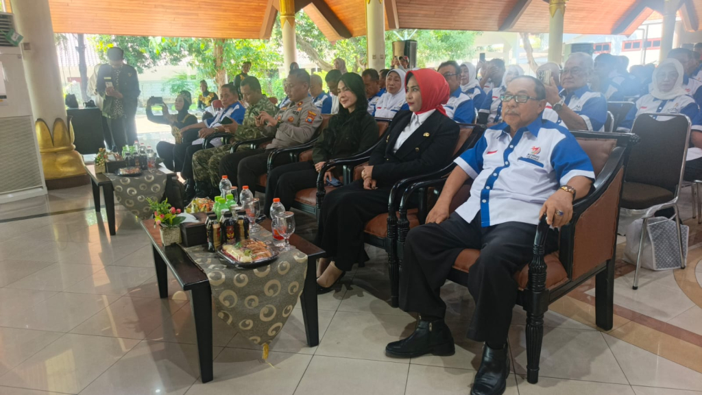 KUKUHKAN - Semangat memasyarakatkan olahraga di Kota Delta semakin membara ada 70 pengurus Komite Olahraga Masyarakat Indonesia (KORMI) Sidoarjo periode 2025 - 2029 resmi dikukuhkan di Pendopo Delta Wibawa, Sidoarjo, Rabu (20/05/2026).