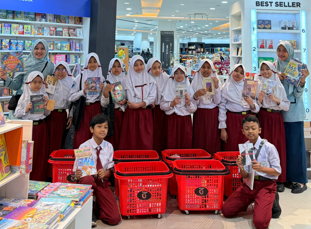 LITERASI - SD Al Muslim menggelar berbagai kegiatan literasi sebagai komitmen dalam menumbuhkan budaya membaca dan menulis sejak dini menyambut Hari Buku Nasional yang diperingati setiap 17 Mei 2026.