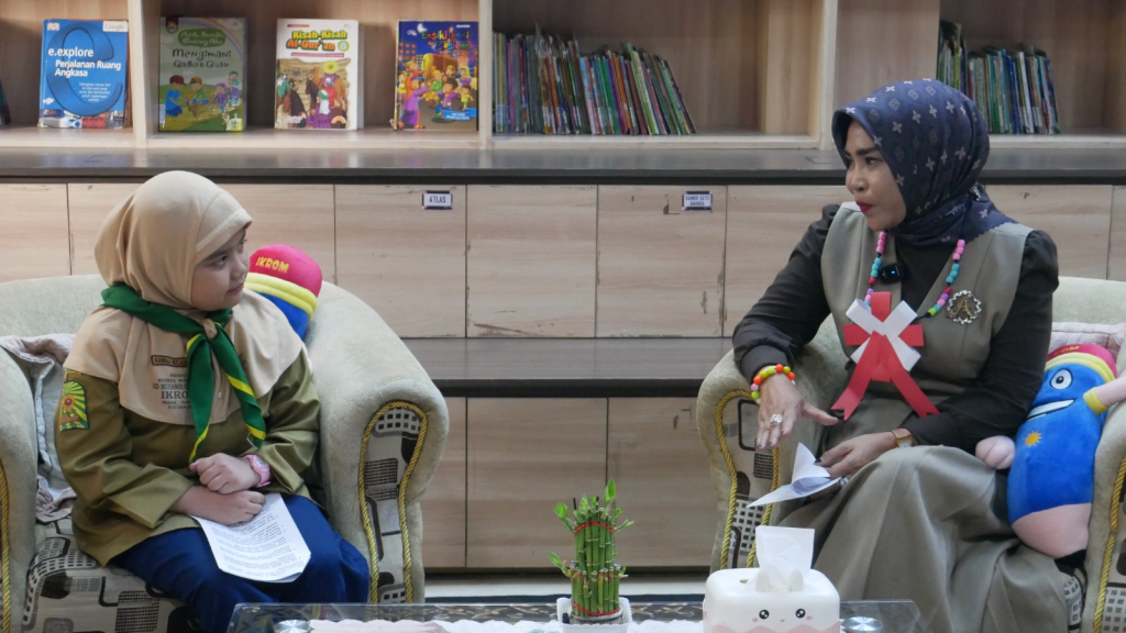 PODCAST - Wabup Sidoarjo Mimik Idayana menjadi inspiratif bagi siswa dan siswi SD Muhammadiyah 3 Ikrom Taman yang ingin belajar cara perempuan menjadi sosok yang kuat dan inspiratif di dunia pendidikan dan kepemimpinan saat Podcast, Rabu (03/06/2026).