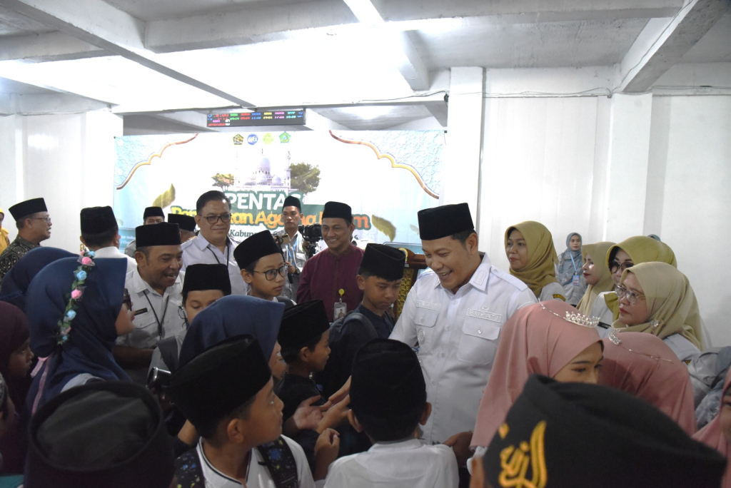 BUKA - Bupati Sidoarjo Subandi usai membuka Pentas Pendidikan Agama Islam/PAI tingkat SD se Kabupaten Sidoarjo di SD Muhammadiyah 1 Candi, Rabu (10/06/2026).