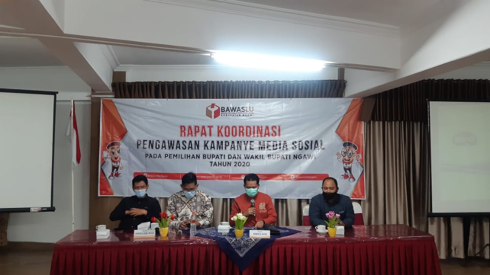 Rapat koordinasi dalam rangka pengawasan kampanye pilkada di media sosial (Foto/Andik)