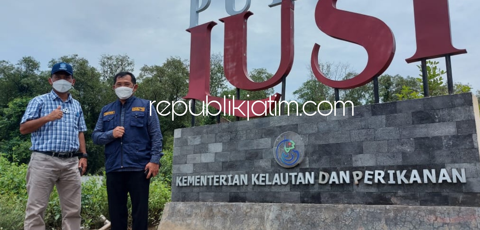 SIDAK - Pj Bupati Sidoarjo, Hudiyono mendampingi Direktur Jenderal Pengelolaan Ruang Laut Kementerian Kelautan dan Perikanan (KKP), TB Haeru Rahayu ke Pulau Lumpur Sidoarjo (Lusi) di Tlocor, Kecamatan Jabon, Sidoarjo, Sabtu (16/01/2021).