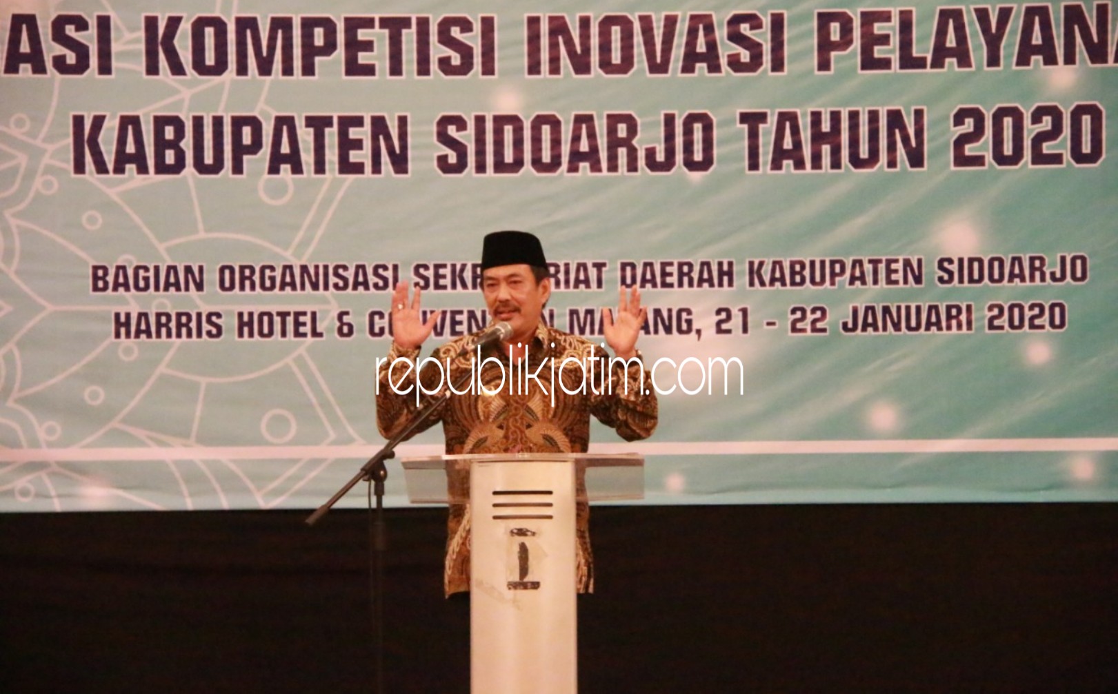 INOVASI - Plt Bupati Sidoarjo, Nur Ahmad Syaifuddin membuka acara Kompetensi Inovasi Pelayanan Publik di Hotel Harris Malang, Selasa (21/01/2020) malam.
