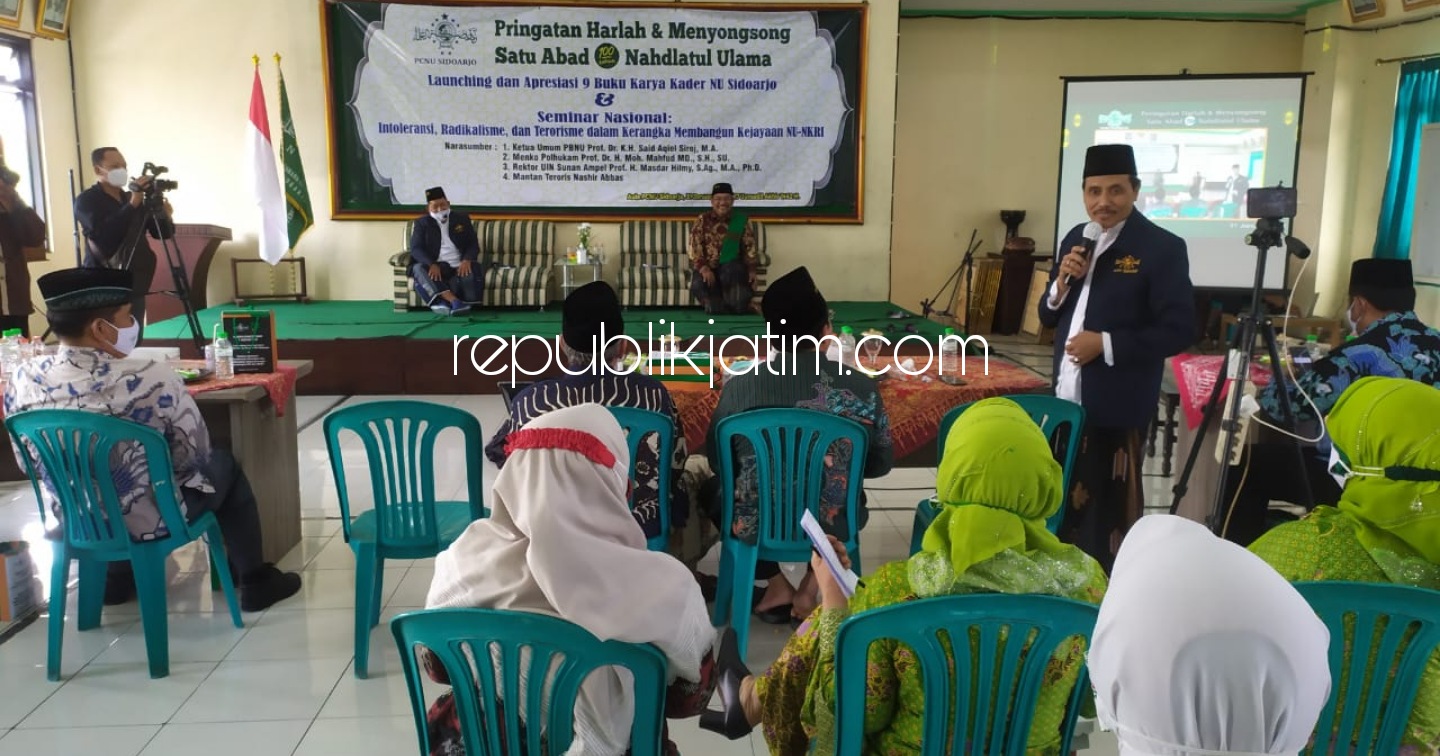 SEMINAR - PCNU Sidoarjo menggelar Seminar Nasional Launching dan Apresiasi 9 Buku Karya Kader NU Sidoarjo dalam rangka memperingati Harlah NU ke 95 Tahun dengan menghadirkan mantan Pimpinan Jamaah Islamiyah (JI), Minggu (31/01/2021).