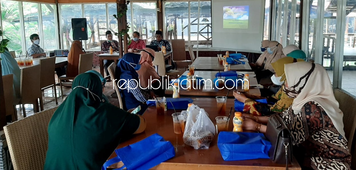 SILATURAHMI - Sekolah Dasar Islam Al-Kautsar Desa Terik, Kecamatan Krian menjalin silaturahmi dan kerjasama dengan sejumlah TK/RA di Kecamatan Krian, Balongbendo dan Prambon, Sabtu (06/02/2021).