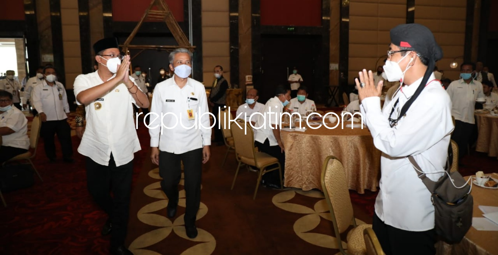 BIMTEK - Bupati Sidoarjo, Ahmad Muhdlor Ali (Gus Muhdlor) membuka acara Bimtek Penguatan Kapasitas Kewilayahan bagi Camat, Kades dan Lurah se Sidoarjo dalam Administrasi Waris di The Singhasari Resort, Batu, Rabu (10/03/2021).