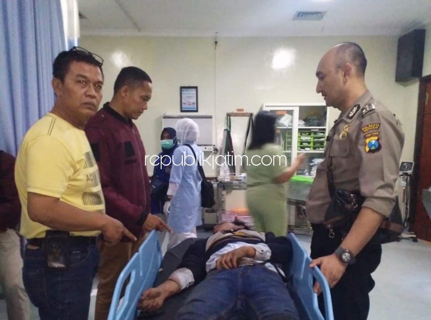 DIRAWAT - Dua pelaku pencurian Honda Scoopy di Jati Selatan II, Desa Jati, Kecamatan/Kabupaten Sidoarjo dirawat di RSUD Sidoarjo, Kamis (12/03/2020) malam.