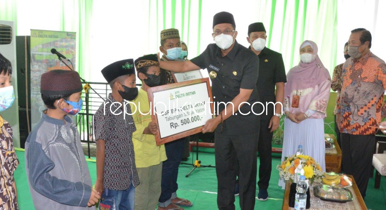KURDA - Bupati Sidoarjo, Ahmad Muhdlor Ali (Gus Muhdlor) meluncurkan program Kurda Sayang milik BPR Delta Artha Sidoarjo dalam mendukung kebangkitan perekonomian di masa pandemi Covid-19, Senin (15/03/2021).