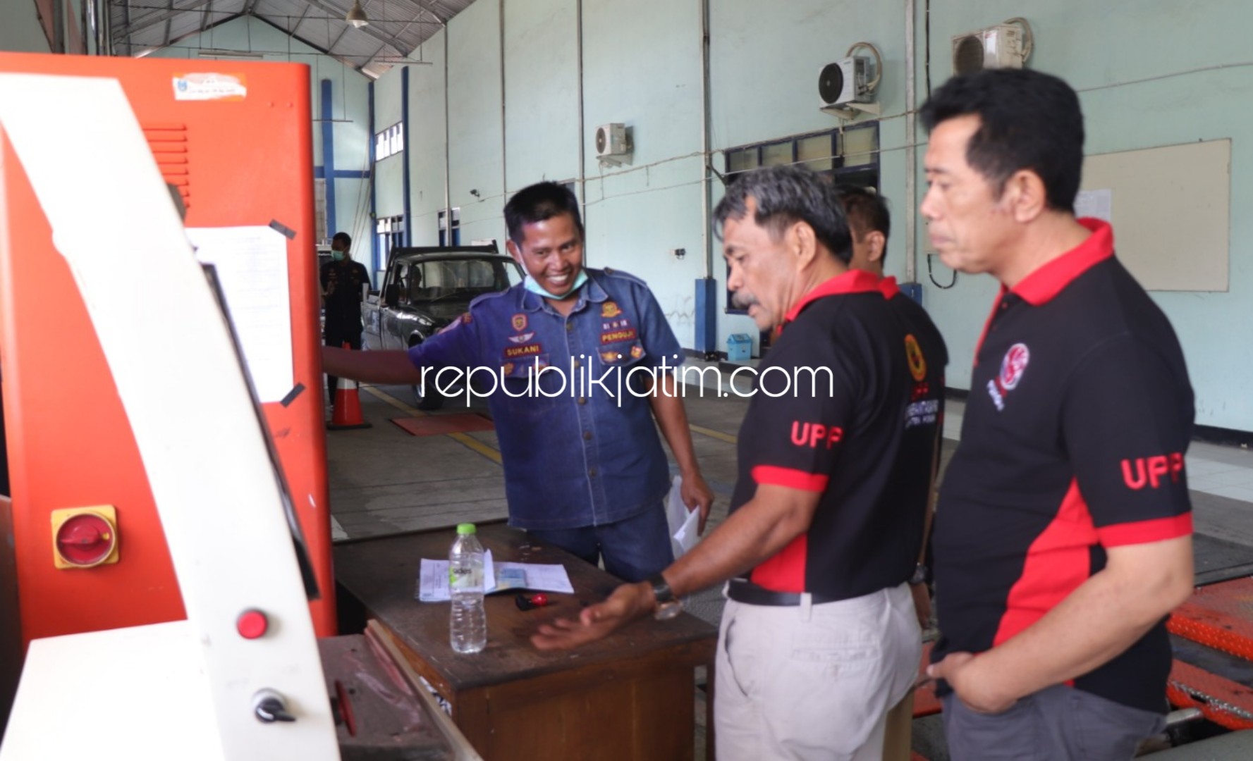 SIDAK - Tim Satgas Saber Pungli Ponorogo menggelar sidak ke lokasi uji kir Dishub Pemkab Ponorogo, Kamis (19/03/2020).