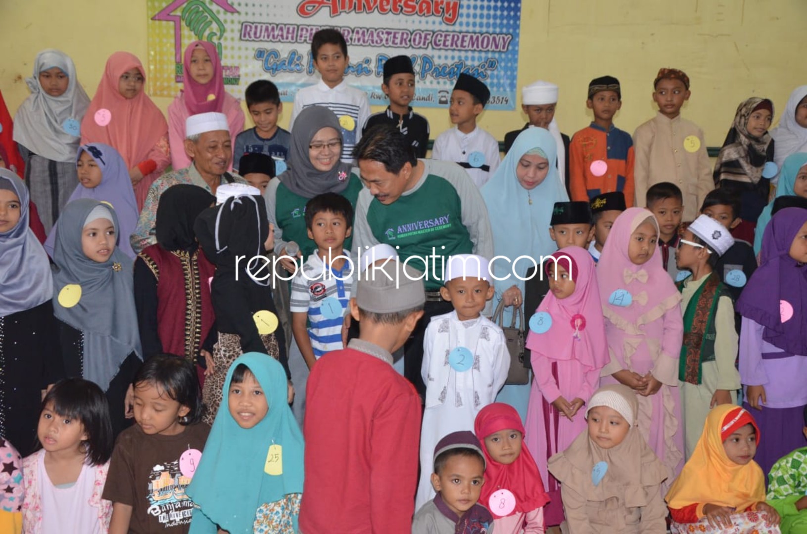 HUT - Wabup Sidoarjo, Nur Ahmad Syaifuddin menghadiri hari ulang tahun Rumah Pintar Master of Ceremony (MC) Desa Ngampelsari, Kecamatan Candi, Sidoarjo ke 2 yang digelar di Aula Kantor Kemenag, Sidoarjo, Minggu (31/03/2019).