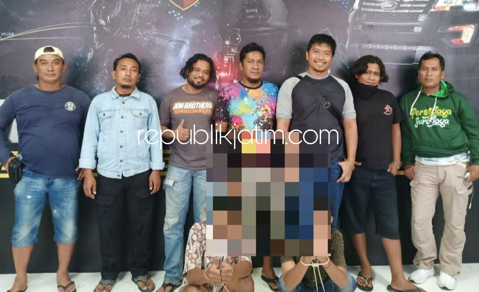 DIBAWA UMUR - Tim buser Satuan Reskrim, Polresta Sidoarjo menangkap dua pelaku perampasan motor yang masih berusia dibawa umur dan barang buktinya, Selasa (14/04/2020).