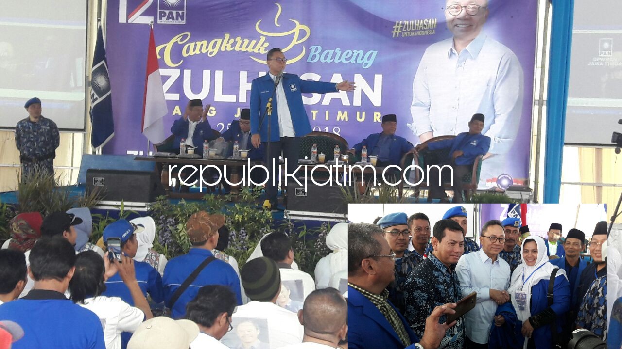 CANGKRUKAN - Ketua Umum DPP PAN, Zulkifli Hasan memberikan pengarahan politik kepada ratusan kader PAN di Parkir Timur GOR Sidoarjo, Senin (16/04/2018).