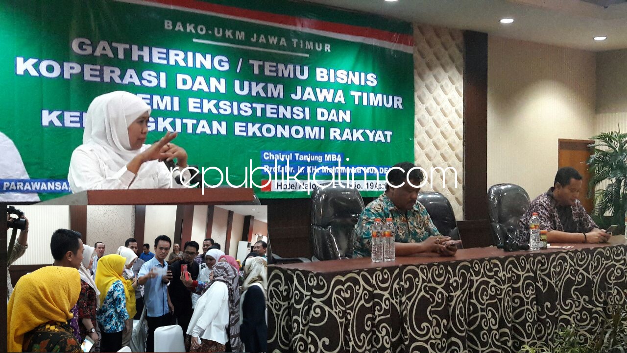 KOPERASI KUAT - Cagub Jawa Timur, Khofifah Indar Parawansa menjanjikan bangunan koperasi yang kuat untuk UKM dan Koperasi di Jatim saat acara Gathering/Temu Bisnis Koperasi dan UKM Jatim Demi Eksistensi dan Kebangkitan Ekonomi Rakyat, di Hotel Halogen.