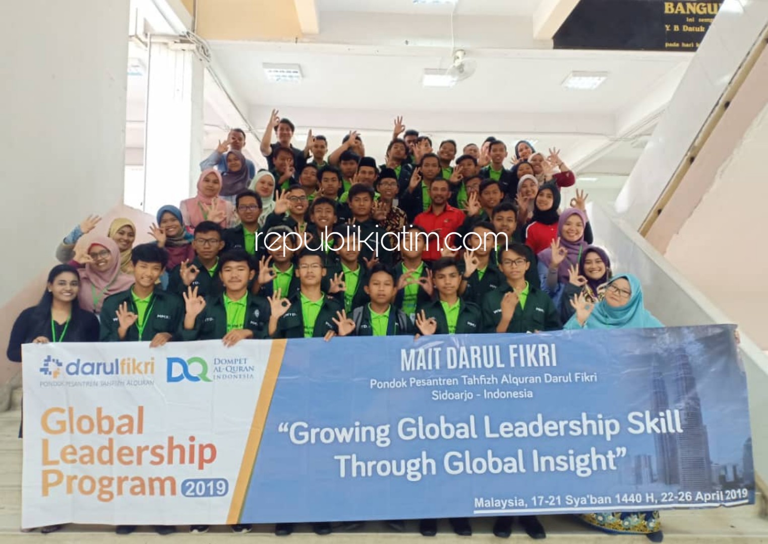 KUNJUNGAN - Sebanyak 34 siswa dan 4 guru pendamping Madrasah Aliyah Islam Terpadu (MAIT) Darul Fikri Sidoarjo berkunjung ke Universiti Kebangsaan Malaysia untuk belajar kepemimpinan lewat program Global Leadership Program (GLP), Jumat (26/04/2019).