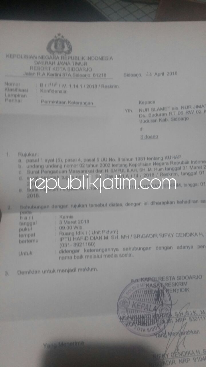 LAPORAN - Bupati Sidoarjo, Saiful Ilah melaporkan mantan kontraktor, Nur Slamet (Nur Jimat) ke Satuan Reskrim, Polresta Sidoarjo atas hujatan yang diduga dilakukan terlapor di sebuah Media Sosial (Medsos).