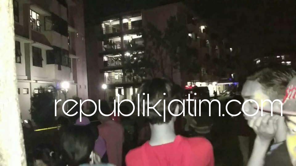 GEGER - Warga sekitar Rusunawa Kelurahan Wonocolo, Kecamatan Taman, Sidoarjo digegerkan meledaknya bom di kamar Blok B lantai 5 Rusunawa itu, Minggu (13/05/2018) malam.