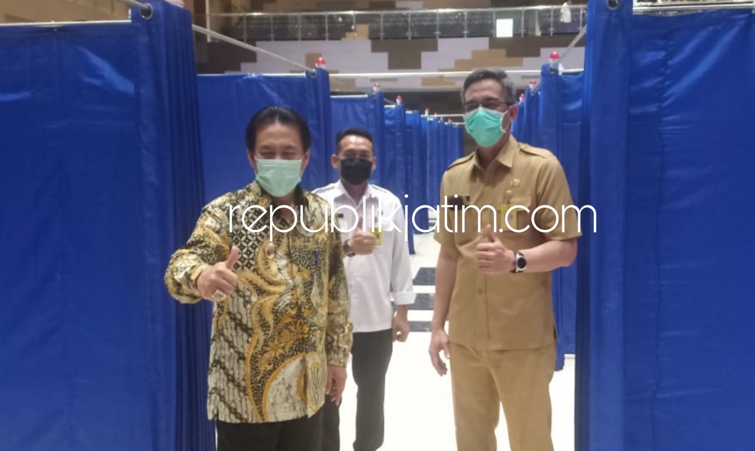 SIDAK - Plt Bupati Sidoarjo, Nur Ahmad Syaifuddin didampingi sejumlah pejabat menggelar sidak daya tampung Mal Pelayanan Publik (MPP) yang mampu menampung 129 pasien isolasi Covid-19, Rabu (10/06/2020).
