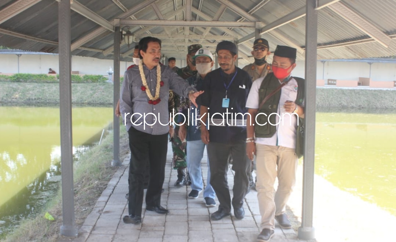 RESMIKAN - Plt Bupati Sidoarjo, Nur Ahmad Syaifuddin melanching BUMDes Ketapang, Kecamatan Tanggulangin, Sidoarjo didampingi Camat Tanggulangin, Sabino Mariano, Jumat (27/06/2020).