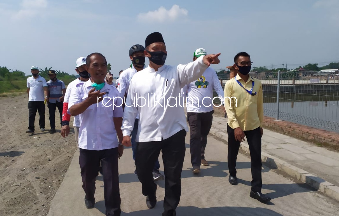 AIR BAKU - Bacabup Sidoarjo, Bambang Haryo Soekartono mendorong Long Storage Kalimati, Kecamatan Tarik, Sidoarjo dijadikan bahan baku air PDAM, sarana olahraga air dan tempat wisata layaknya bendungan untuk menarik wisatawan, Senin (06/07/2020).