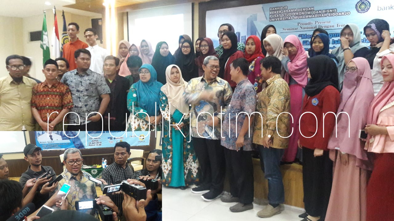 ROADSHOW - Mantan Gubernur Jawa Barat, Ahmad Heryawan menjadi pembicara dalam Seminar Nasional di Umsida Sidoarjo sebagai salah satu agenda roadshow politisi PKS ini, Jumat (13/072018) petang.