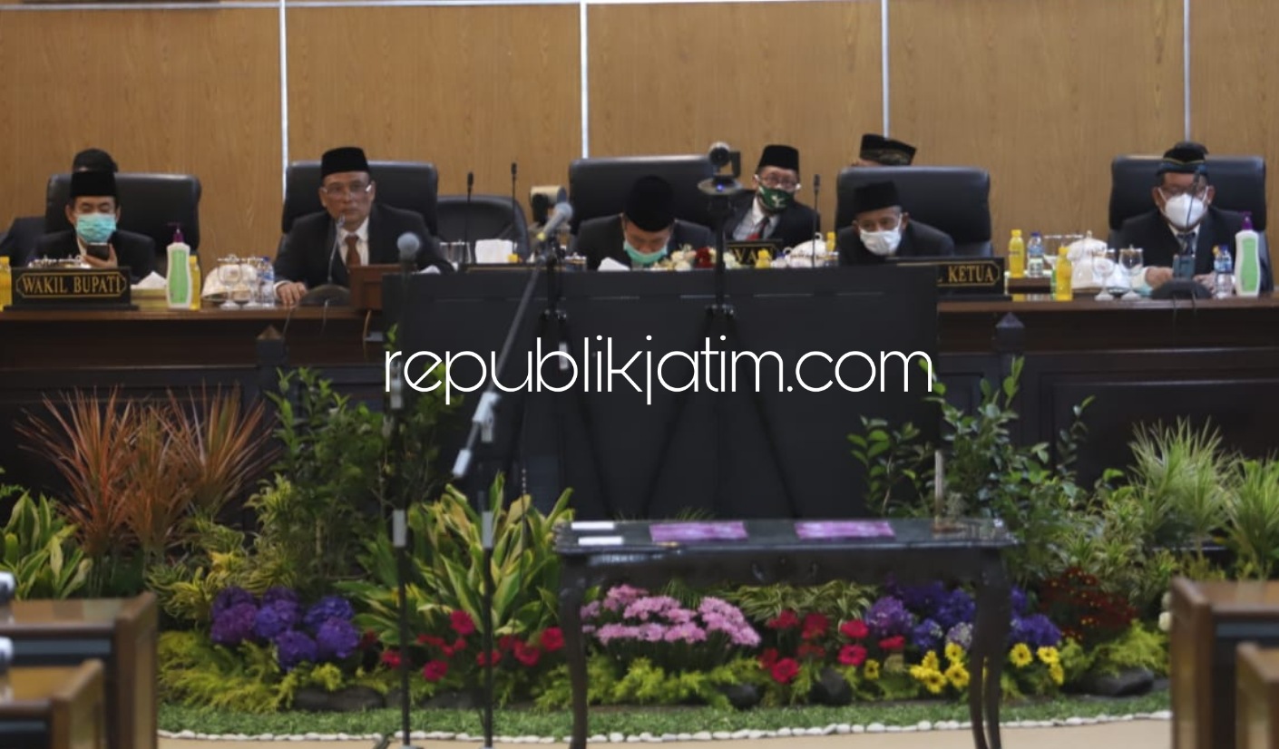 PARIPURNA - DPRD Sidoarjo berencana bakal menggelar tes swab bagi seluruh anggota dan pimpinan serta staf sekretariat DPRD Sidoarjo pada Rabu mendatang, terutama yang ikut rapat paripurna di DPRD Sidoarjo, Rabu (19/08/2020) kemarin.