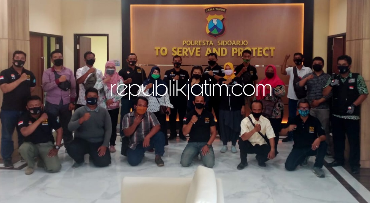 GANDENG - Bagian Humas Polresta Sidoarjo menggandenga para netizen untuk menangkal hoax menjelang pelaksanaan Pilkada Sidoarjo yang bakal digelar 9 Desember 2020 mendatang, Senin (24/08/2020).