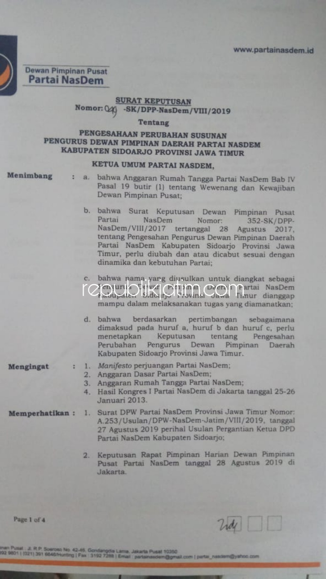 PERGANTIAN - Inilah Surat Keputusan (SK) penggantian Ketua DPD Partai Nasdem dari Dawud Budi Sutrisno kepada Nico Ainul Yaqin yang juga Ketua OKK DPW Partai Nasdem Jawa Timur.