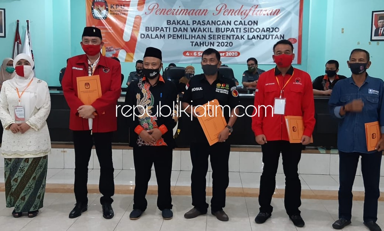 DINYATAKAN LENGKAP - Paslon Bupati Kelana Aprilianto dan Wakil Bupati Dwi Astutik berkas pendaftarannya dinyatakan lengkap oleh KPU Sidoarjo dan mendapat berita acara tanda terima, Jumat (04/09/2020) malam. 