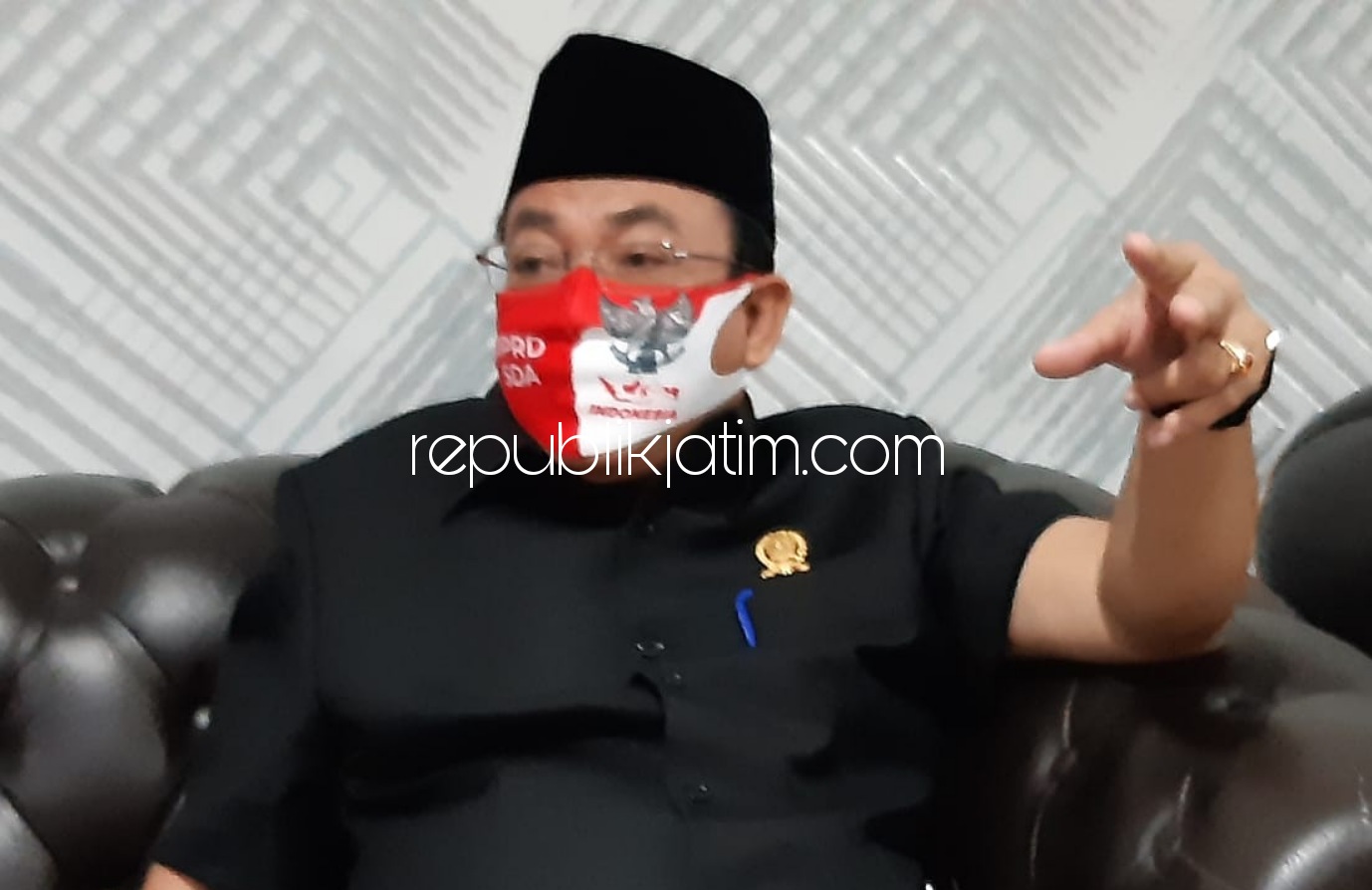 Ketua DPRD Sidoarjo, Usman 