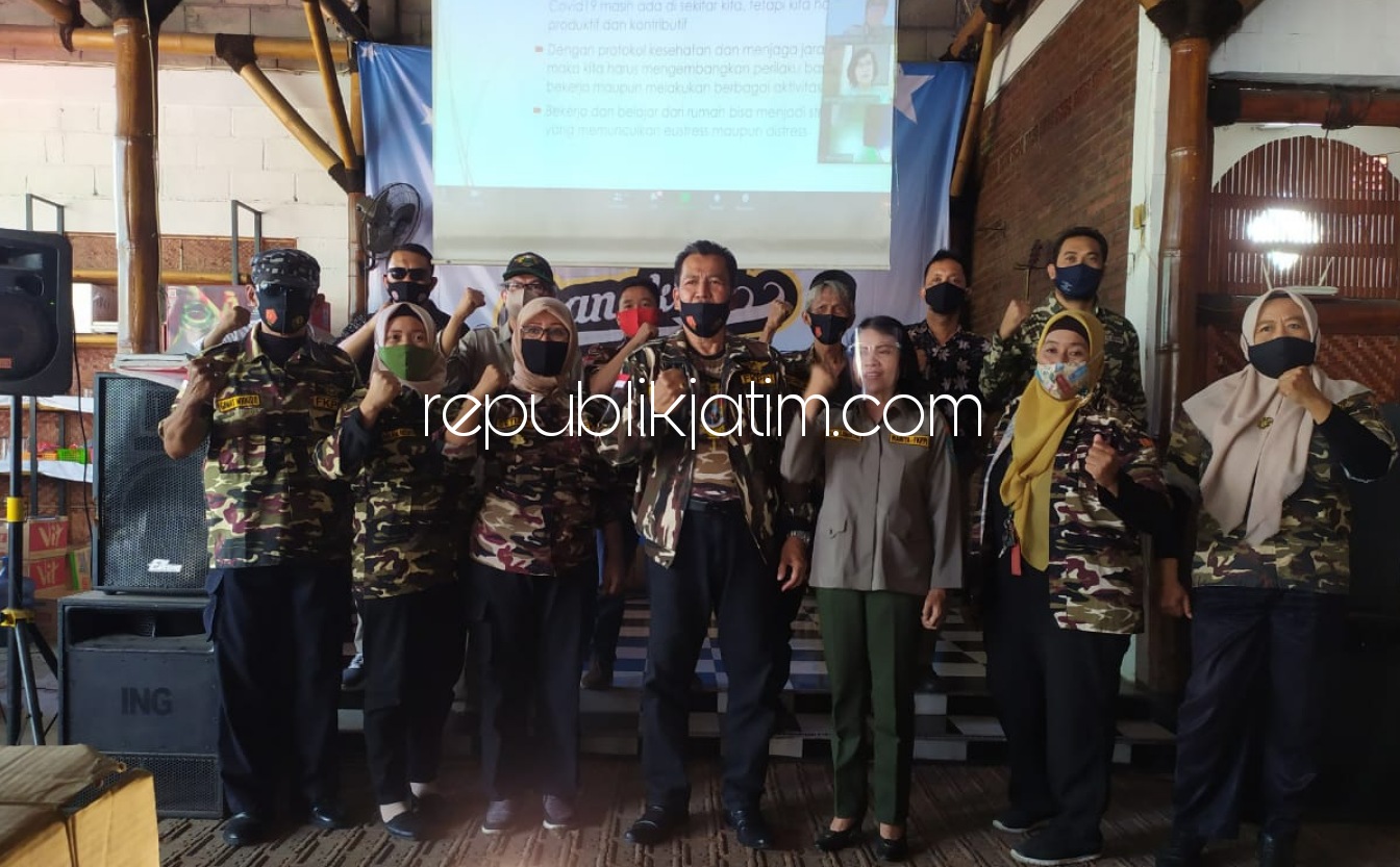 SERUAN - Keluarga Besar Forum Komunikasi Putra Putri Purnawirawan Indonesia (KB FKPPI) Sidoarjo mengajak masyarakat terutama kaum millenial agar menggunakan hak pilihnya dan tidak golput dalam Pilkada.9 Desember 2020 mendatang, Jumat (11/09/2020).
