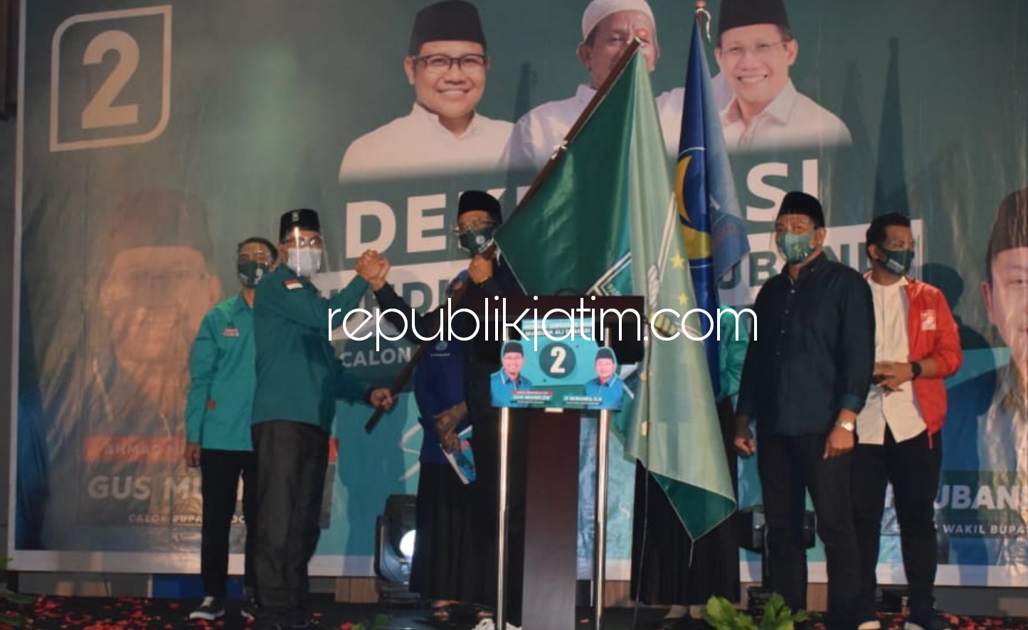 DEKLARASI - Paslon Nomor Urut 2, Ahmad Muhdlor Ali (Gus Muhdlor) - Subandi deklarasi pemenangan diikuti partai pengusung (PKB) dan dua partai pendukung (Partai Naskem dan PSI) di Hotel Aston, Kahuripan Nirvana Village (KNV) Sidoarjo, Jumat (25/09/2020).
