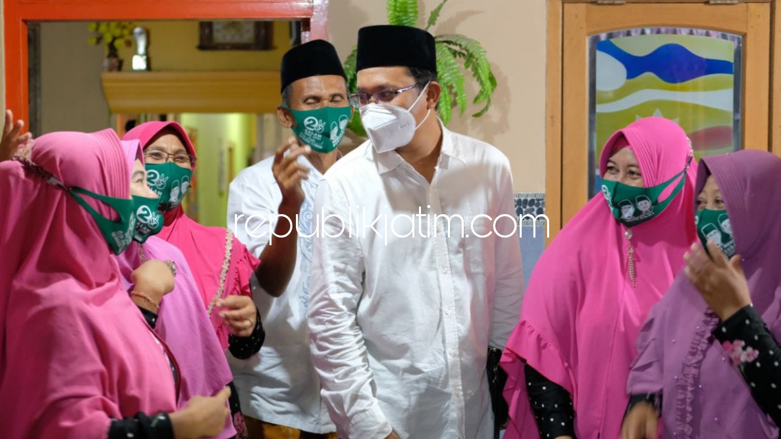 INSENTIF - Paslon Bupati dan Wakil Bupati Sidoarjo, Ahmad Muhdlor Ali (Gus Muhdlor) - Subandi menyiapkan program kenaikan insentif guru ngaji dan guru agama untuk memperkuat Sidoarjo sebagai kota santri.