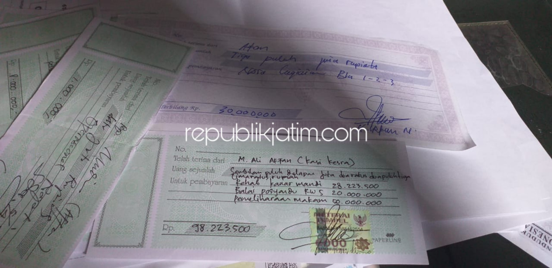 KUINTANSI - Inilah kuintansi rincian pembangunan dan pemeliharaan Makam Desa Ngaban, Kecamatan Tanggulangin, Sidoarjo. 