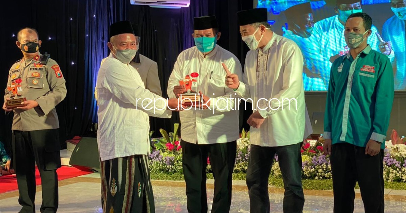 LENGKAP - Doa Bersama yang digelar KPU Sidoarjo menjelang pencoblosan hanya Paslon nomor urut 01, BHS - Taufiq yang secara lengkap menghadiri acara di Aula KPU Sidoarjo, Sabtu (05/12/2020) malam.