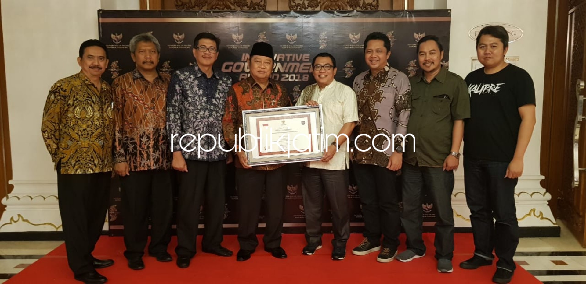 RAIH PENGHARGAAN - Bupati Sidoarjo, Saiful Ilah meraih penghargaan Innovative Government Award (IGA) 2018 dari Mendagri, Jumat (07/12/2018) malam.
