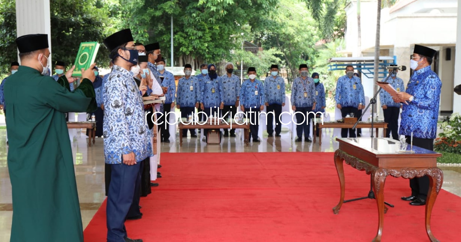 LANTIK - Pj Bupati Sidoarjo, Hudiyono melantik 324 pejabat fungsional di Pendopo Delta Wibawa, Sidoarjo dan sejumlah tempat lainnya, Kamis (17/12/2020).