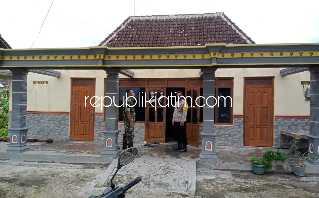 PUTING BELIUNG - Sembilan rumah warga dan satu musala di Desa Bangunrejo, Kecamatan Sukorejo, Ponorogo rusak diterjang angin puting beliung, Minggu (26/12/2021) sore. 