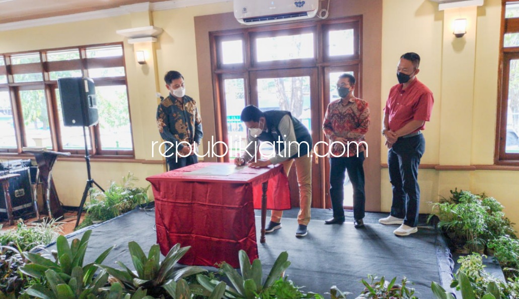 REOPENING - Wakil Bupati (Wabup) Sidoarjo, Subandi menghadiri acara reopening Rumah Makan Pringgadani yang ada di JL Raya Juanda, Sidoarjo, Sabtu (12/03/2022).