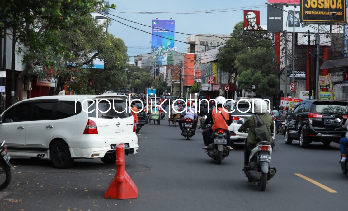 FESTIVAL - Kondisi JL Gajah Mada Sidoarjo yang digunakan acara Sidoarjo Tempo Doeloe - Gajah Mada Street Night Festival yang digagas Bupati Sidoarjo Ahmad Muhdlor (Gus Muhdlor) yang digelar setiap hari Sabtu pukul 18.00 - 24.00 WIB, Kamis (17/03/2022).
