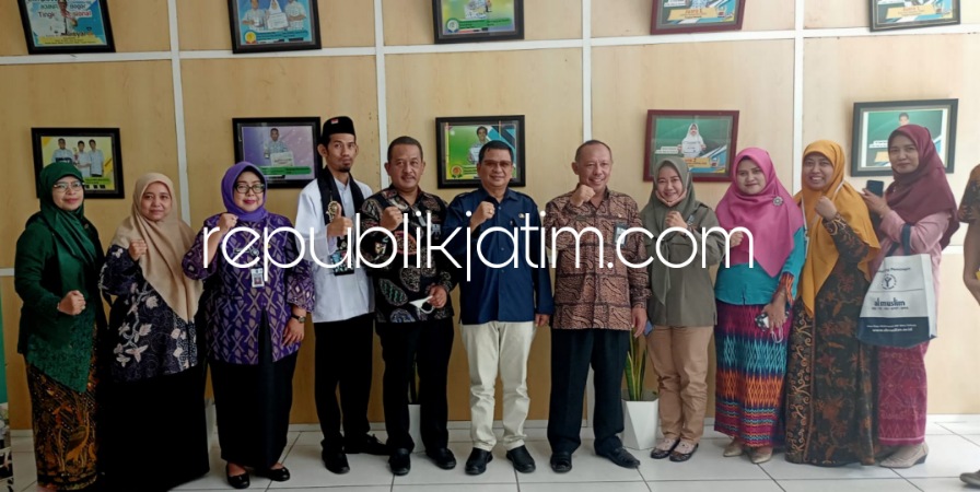 FORUM - Forum Kerjasama Kepala Sekolah (Kasek) Penggerak Angkatan 1 Kabupaten Sidoarjo merupakan forum yang diinisiasi 10 Kasek Penggerak Angkatan 1 di Sidoarjo, Kamis (21/04/2022).